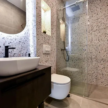 Maris By Belmont Realty דירה