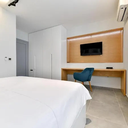 아파트 Maris By Belmont Realty