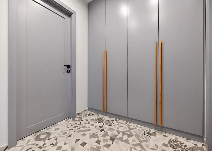 Maris By Belmont Realty *