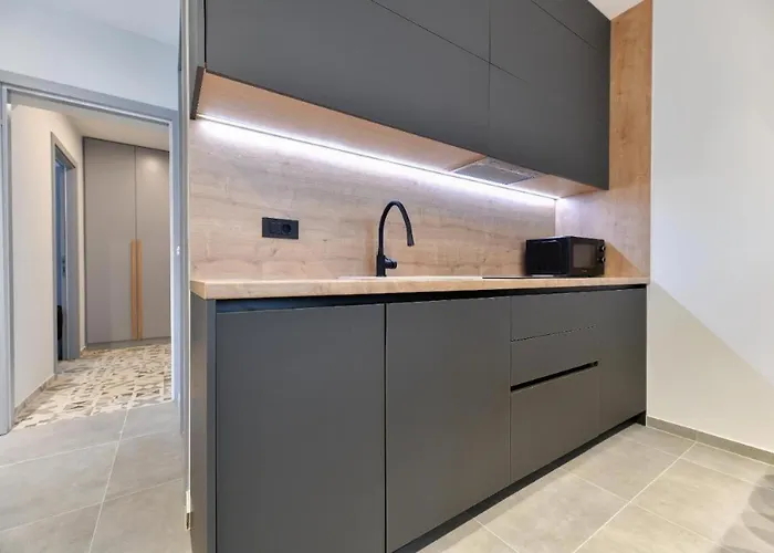 Maris By Belmont Realty アパート *