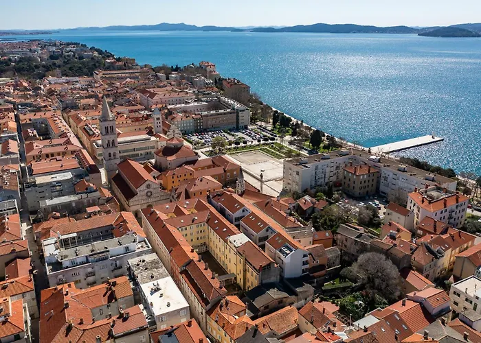 Maris By Belmont Realty *